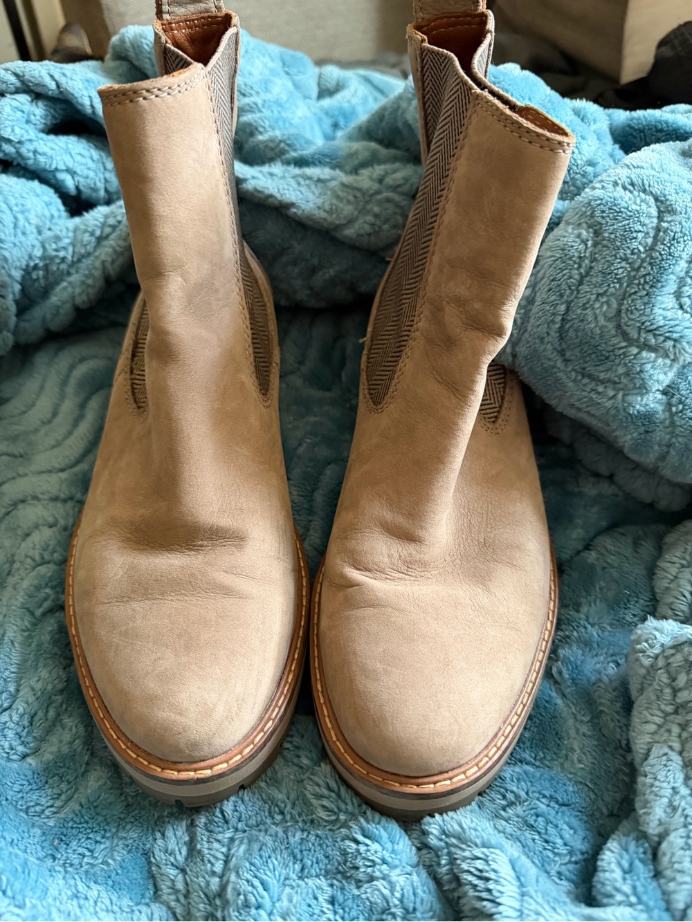 Timberland Beige Chelsea Ankle Booties Taupe